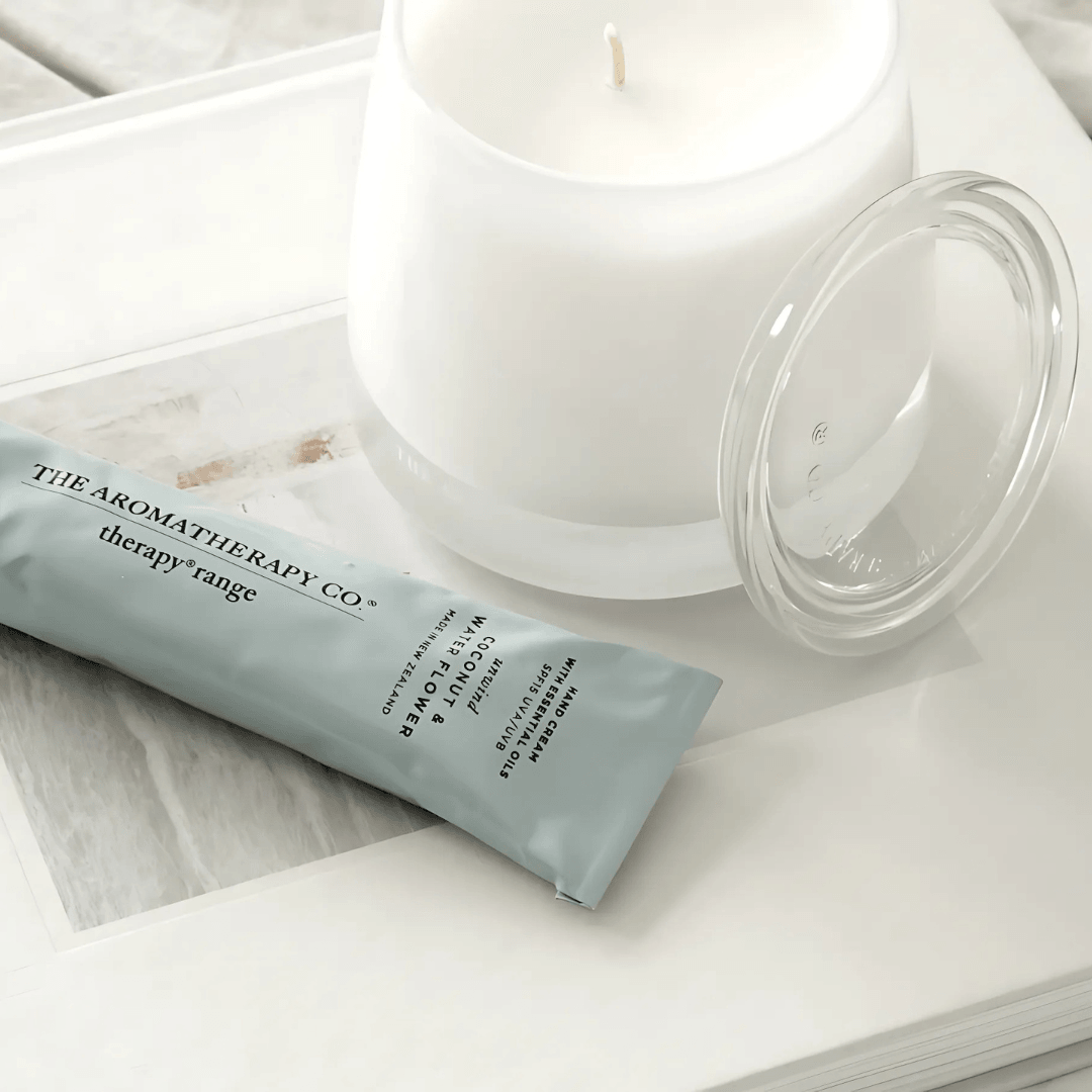 Candle - The Aromatherapy Co. - The Aromatherapy Co. Therapy Candle Unwind Coconut & Water Flower 260g - The Gift Company