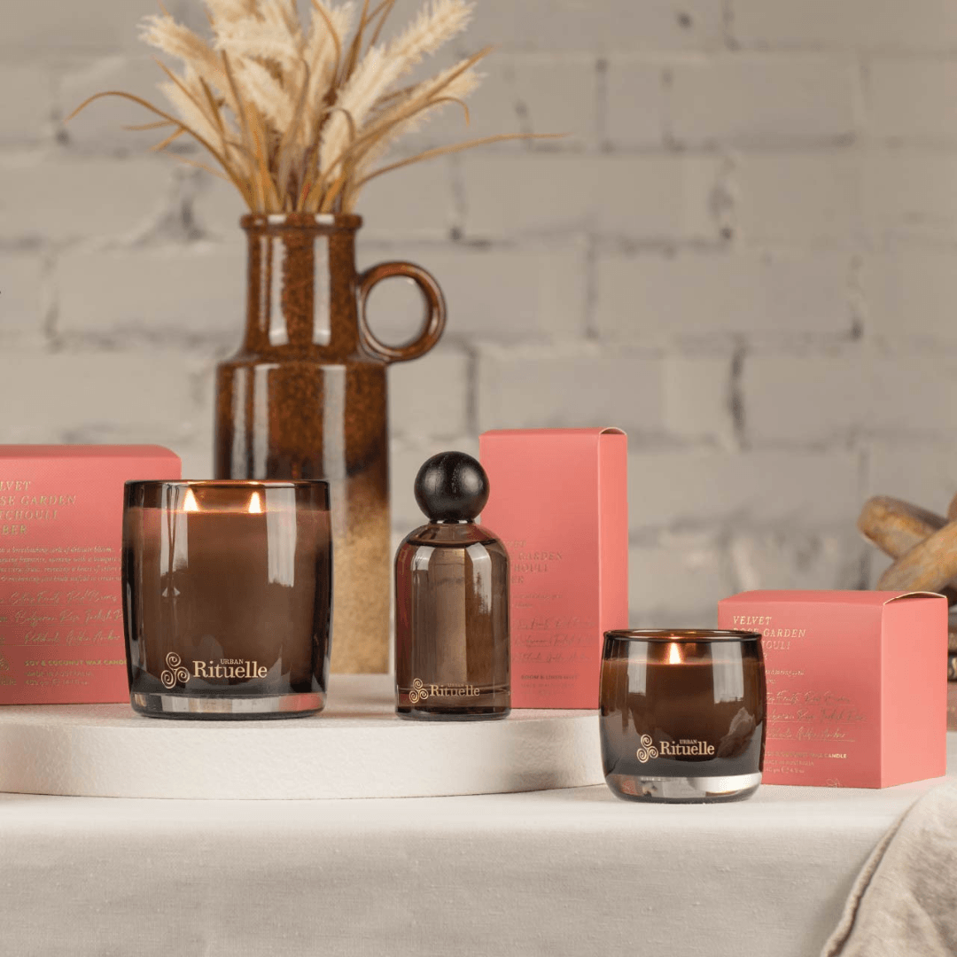 Candle - Urban Rituelle - Urban Rituelle Velvet Rose Garden, Patchouli, Amber Candle 400g - The Gift Company