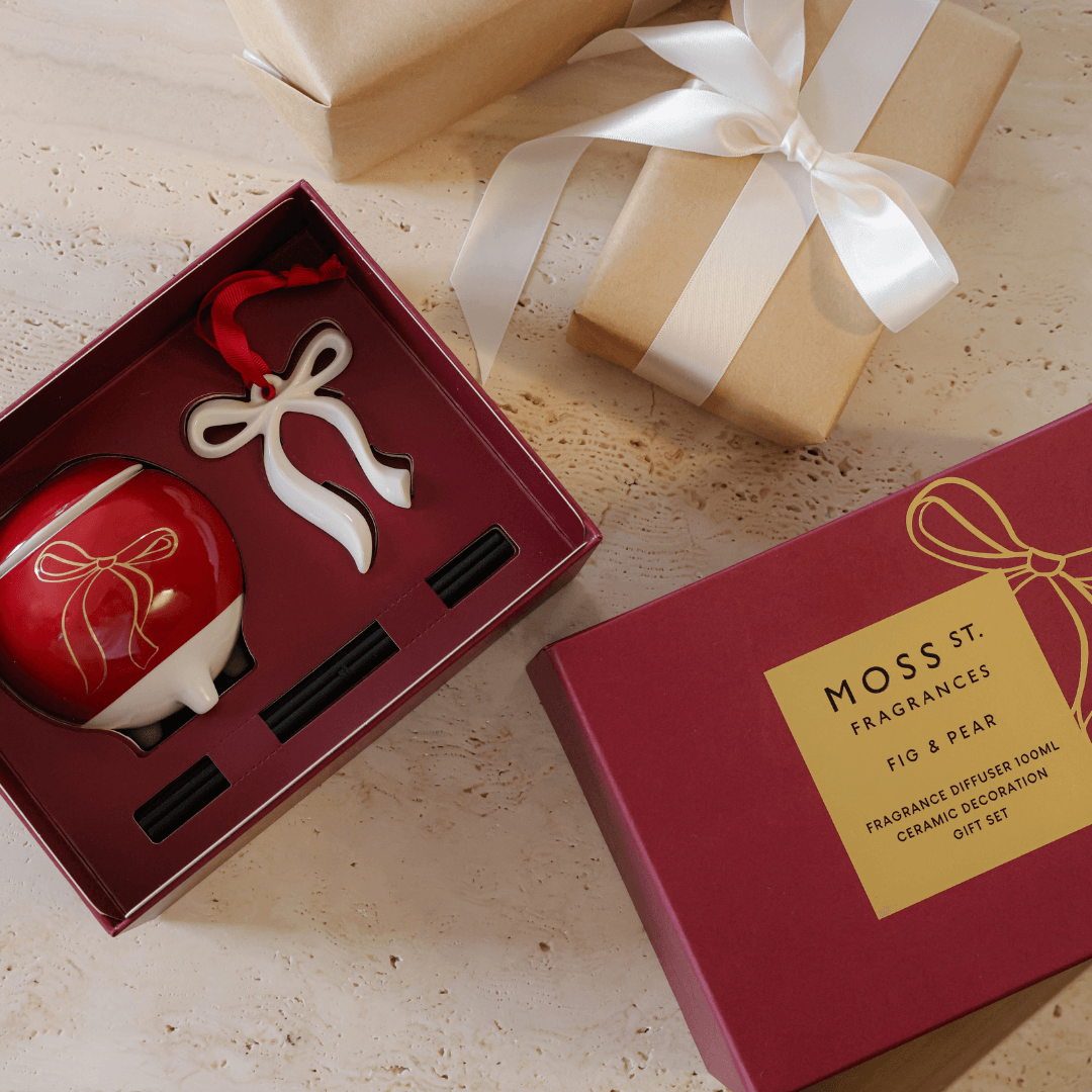 Gift Set - Moss St Ceramics - MOSS ST Fig & Pear Mini Ceramic Diffuser 100ml & Decoration Gift Set - The Gift Company