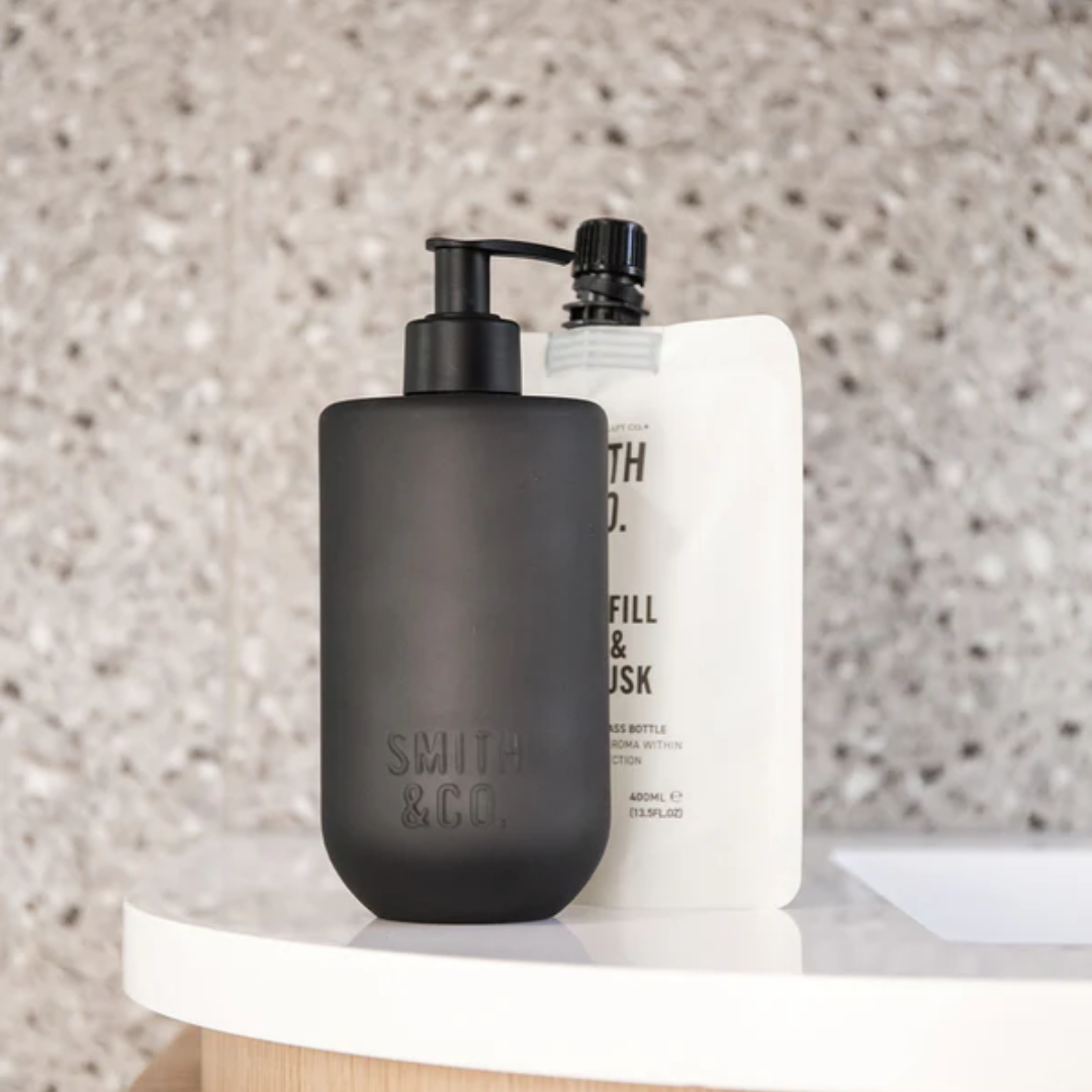 Hand & Body Wash - The Aromatherapy Co. - The Aromatherapy Co. Smith & Co. Tonka & White Musk Hand & Body Wash Refill 400mL - The Gift Company