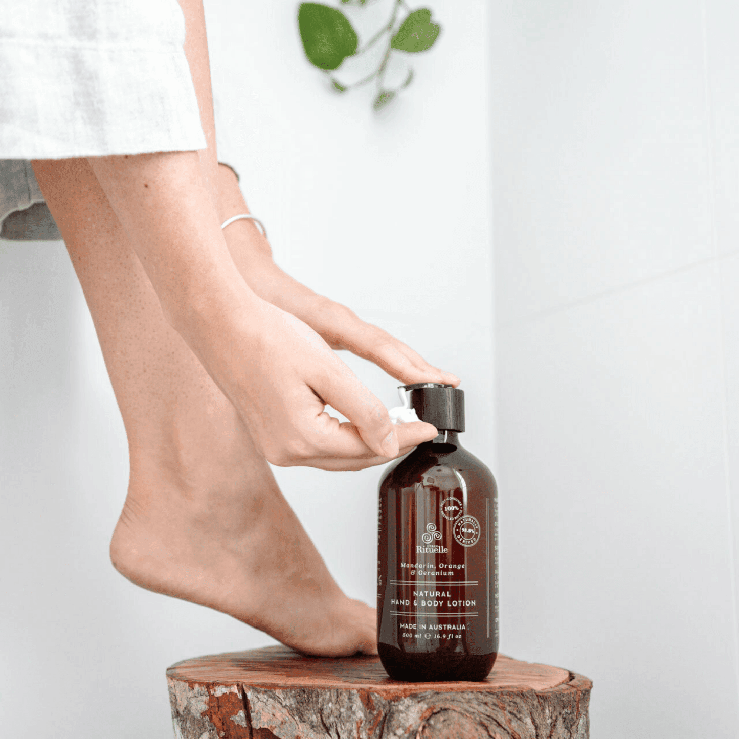 Hand & Body Wash - Urban Rituelle - Urban Rituelle Natural Hand & Body Wash - Mandarin, Orange & Geranium - The Gift Company