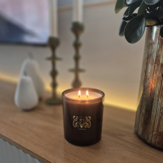 PREMIUM JAR CANDLE - SANJULA - Sanjula Luxor| XL Transparent Black Jar Candle 430g - The Gift Company