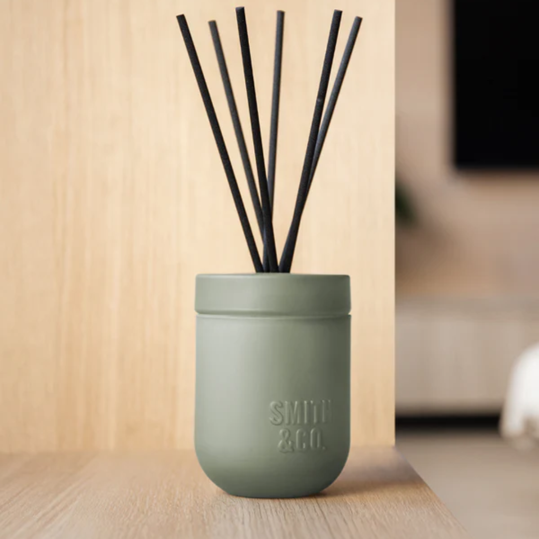 Reed Diffuser - The Aromatherapy Co. - The Aromatherapy Co. Smith & Co. Amber & Freesia Diffuser 200mL - The Gift Company