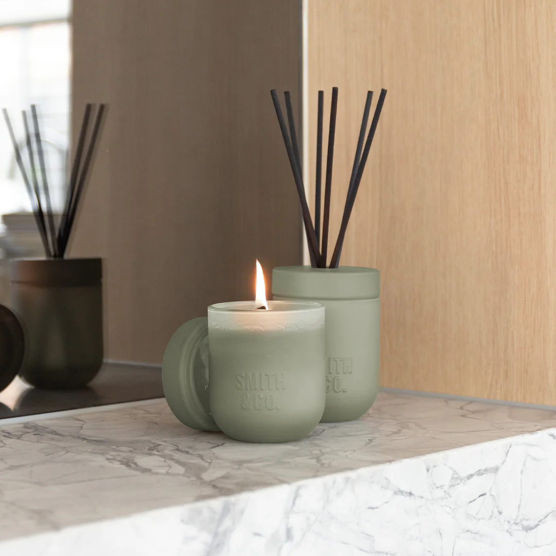 Reed Diffuser - The Aromatherapy Co. - The Aromatherapy Co. Smith & Co. Amber & Freesia Diffuser 200mL - The Gift Company