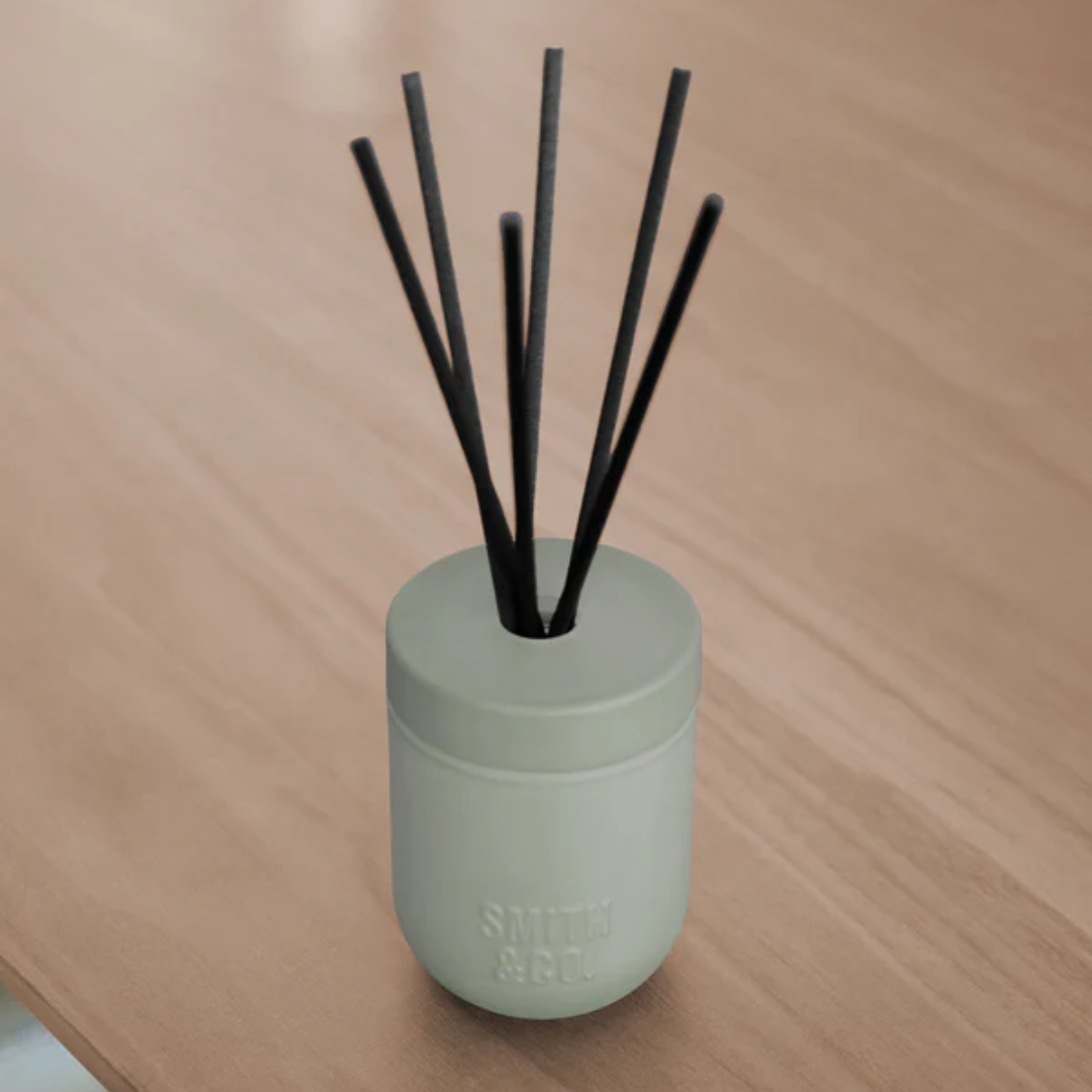 Reed Diffuser - The Aromatherapy Co. - The Aromatherapy Co. Smith & Co. Amber & Freesia Diffuser 200mL - The Gift Company