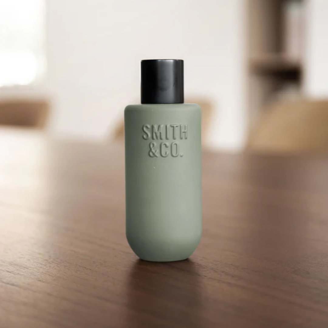 Room Spray - The Aromatherapy Co. - The Aromatherapy Co. Smith & Co. Amber & Freesia Room Spray 100mL - The Gift Company