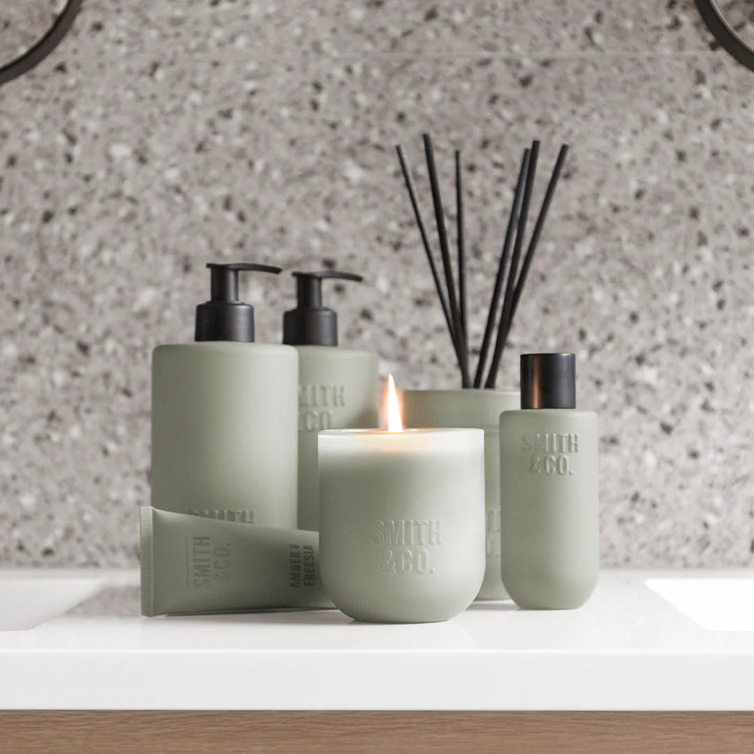 Room Spray - The Aromatherapy Co. - The Aromatherapy Co. Smith & Co. Amber & Freesia Room Spray 100mL - The Gift Company
