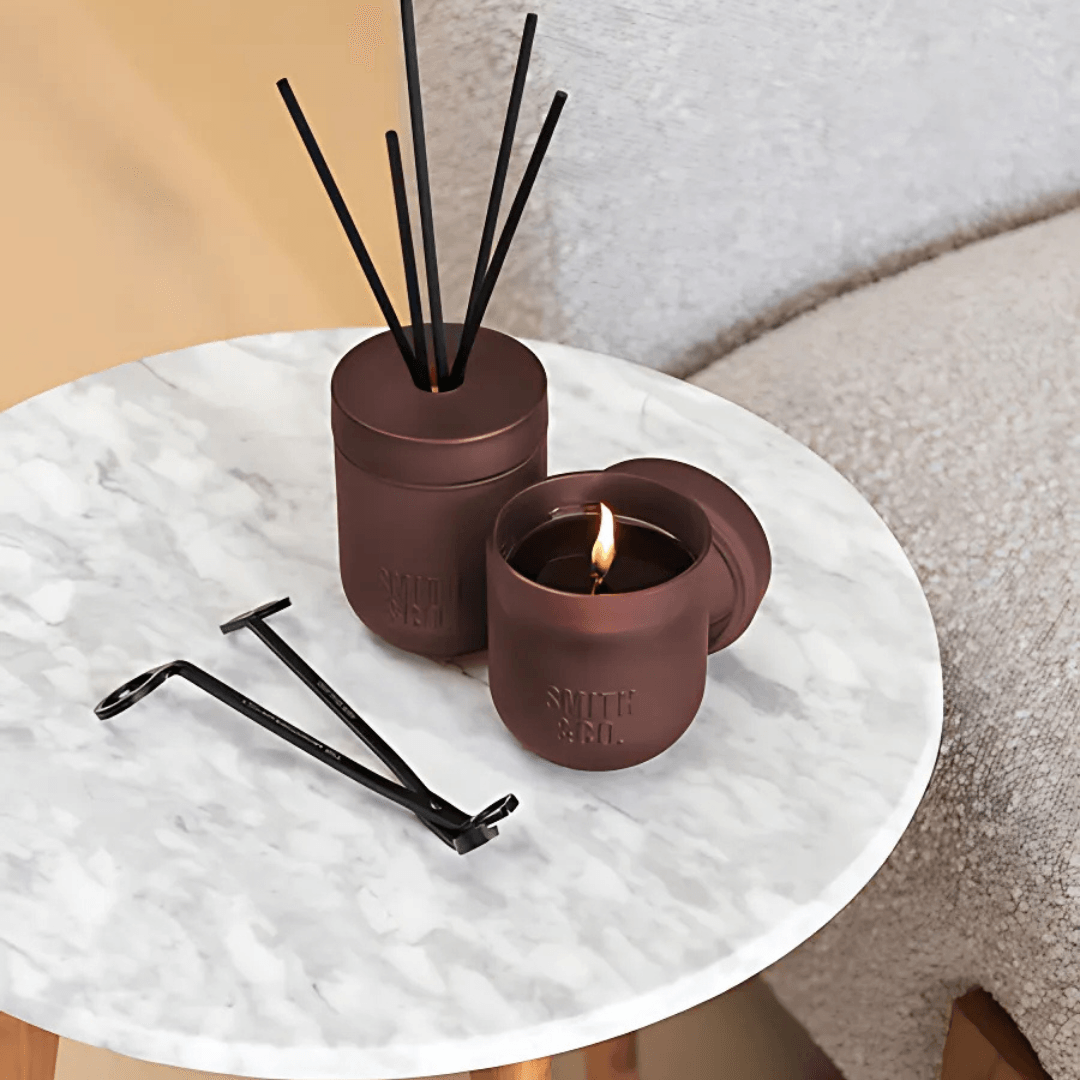 Room Spray - The Aromatherapy Co. - The Aromatherapy Co. Smith & Co. Diffuser Black Oud & Saffron 200mL - The Gift Company