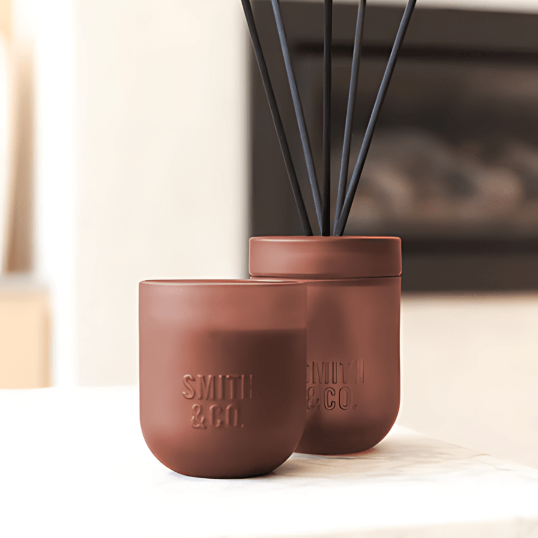 Room Spray - The Aromatherapy Co. - The Aromatherapy Co. Smith & Co. Diffuser Black Oud & Saffron 200mL - The Gift Company