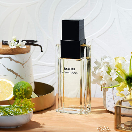 Alfred Sung Eau de Toilette lifestyle image