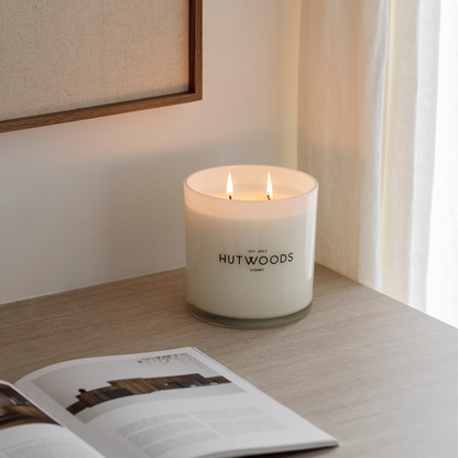 Hutwoods Tobacco Leaf & Amber Candle Extra Large 250+ Hours Burn Time lifestyle image 3