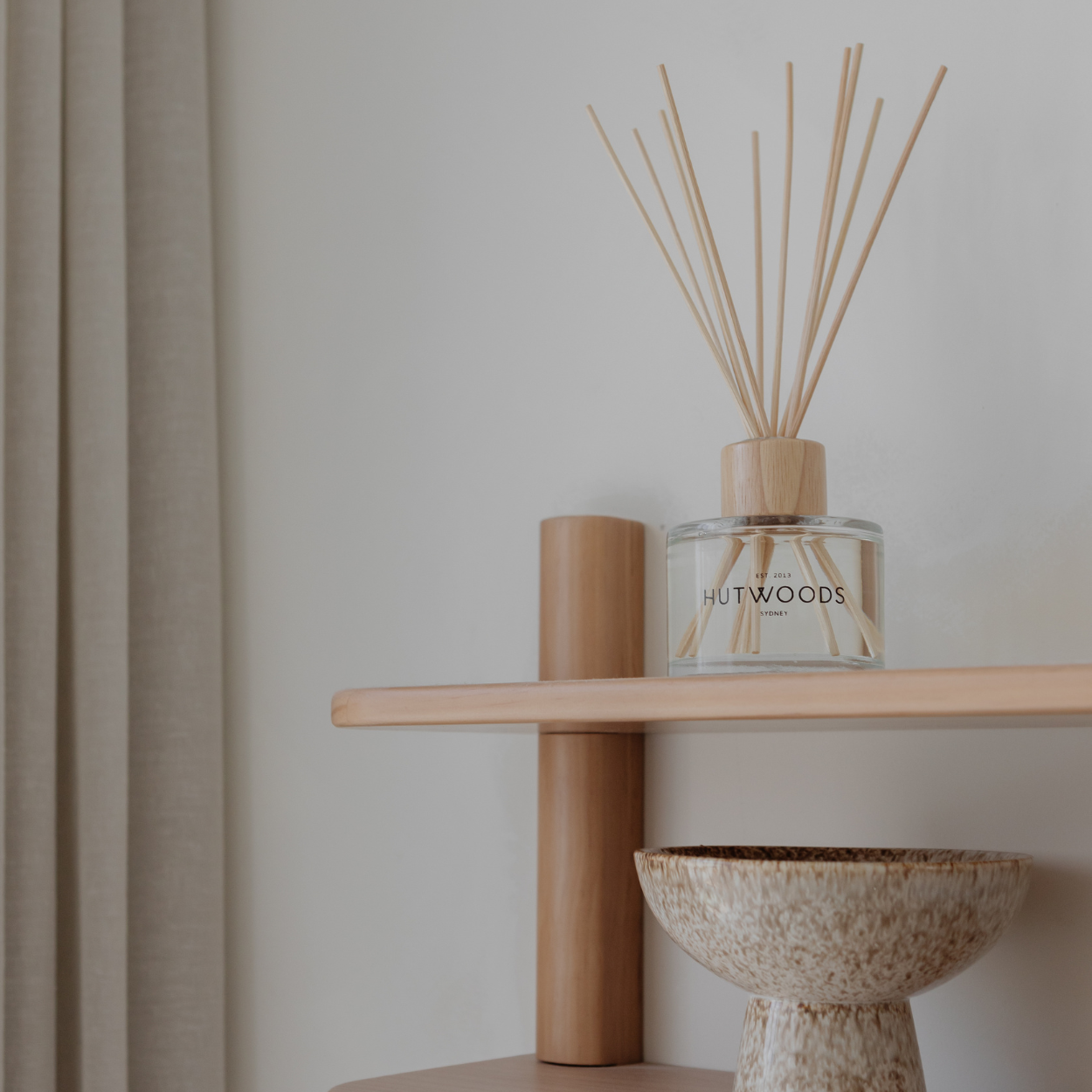 Hutwoods Coconut & Lime Reed Diffuser 200mL lifestyle image 4