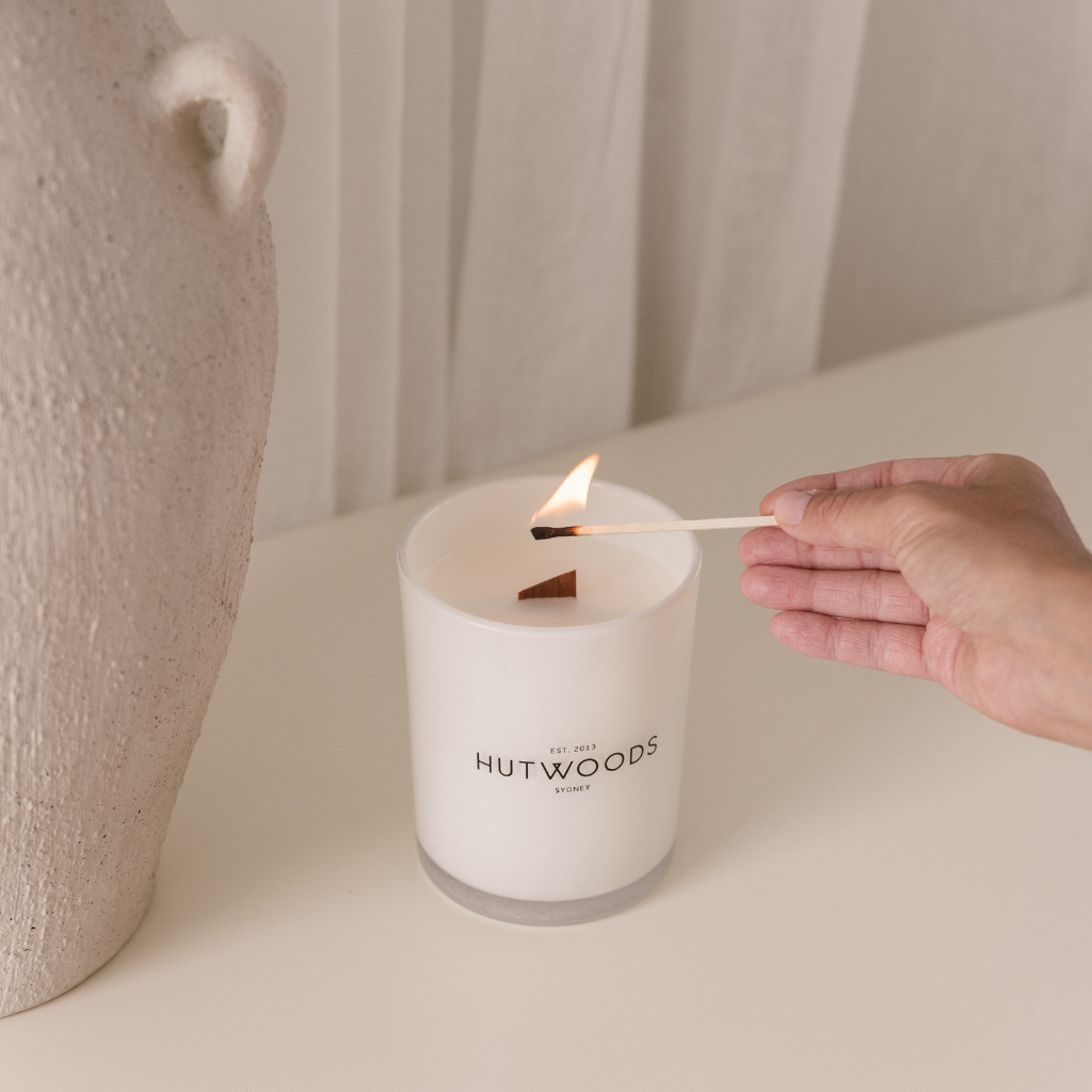 Hutwoods Coconut & Lime Candle Large 100+ Hours Burn Time lifestyle image 3