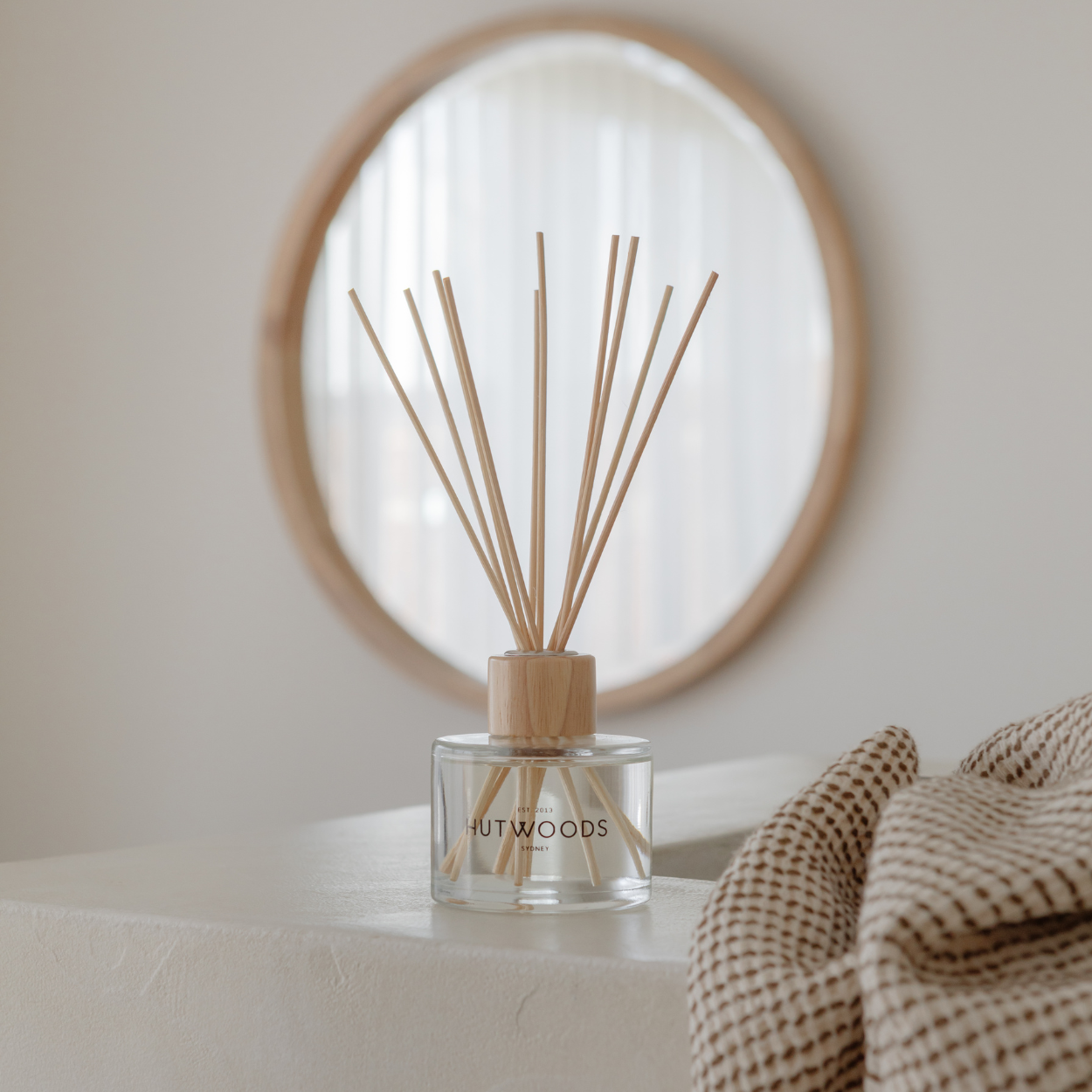 Hutwoods Coconut & Lime Reed Diffuser 200mL lifestyle image 2