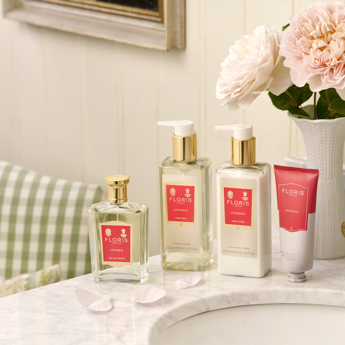 Floris Chypress Eau De Toilette Spray 50ml/1.7oz - lifestyle