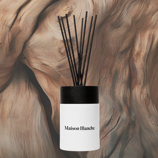 Maison Blanche 010 Cedarwood & Patchouli Reed Diffuser 125mL – official Maison Blanche product image 3
