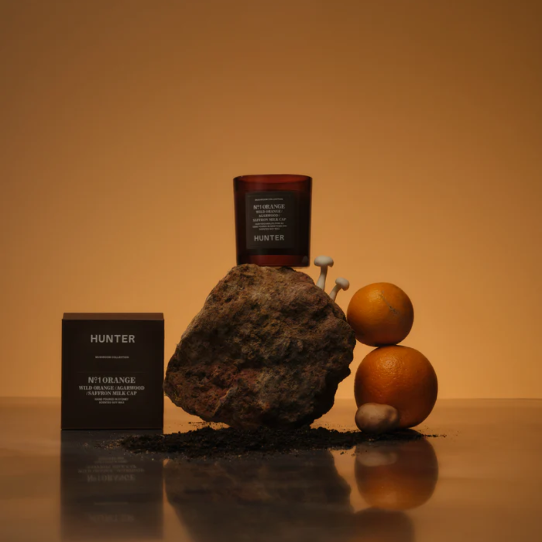 Hunter No. 1 ORANGE, AGARWOOD & SAFFRON MILK CAP Soy Candle