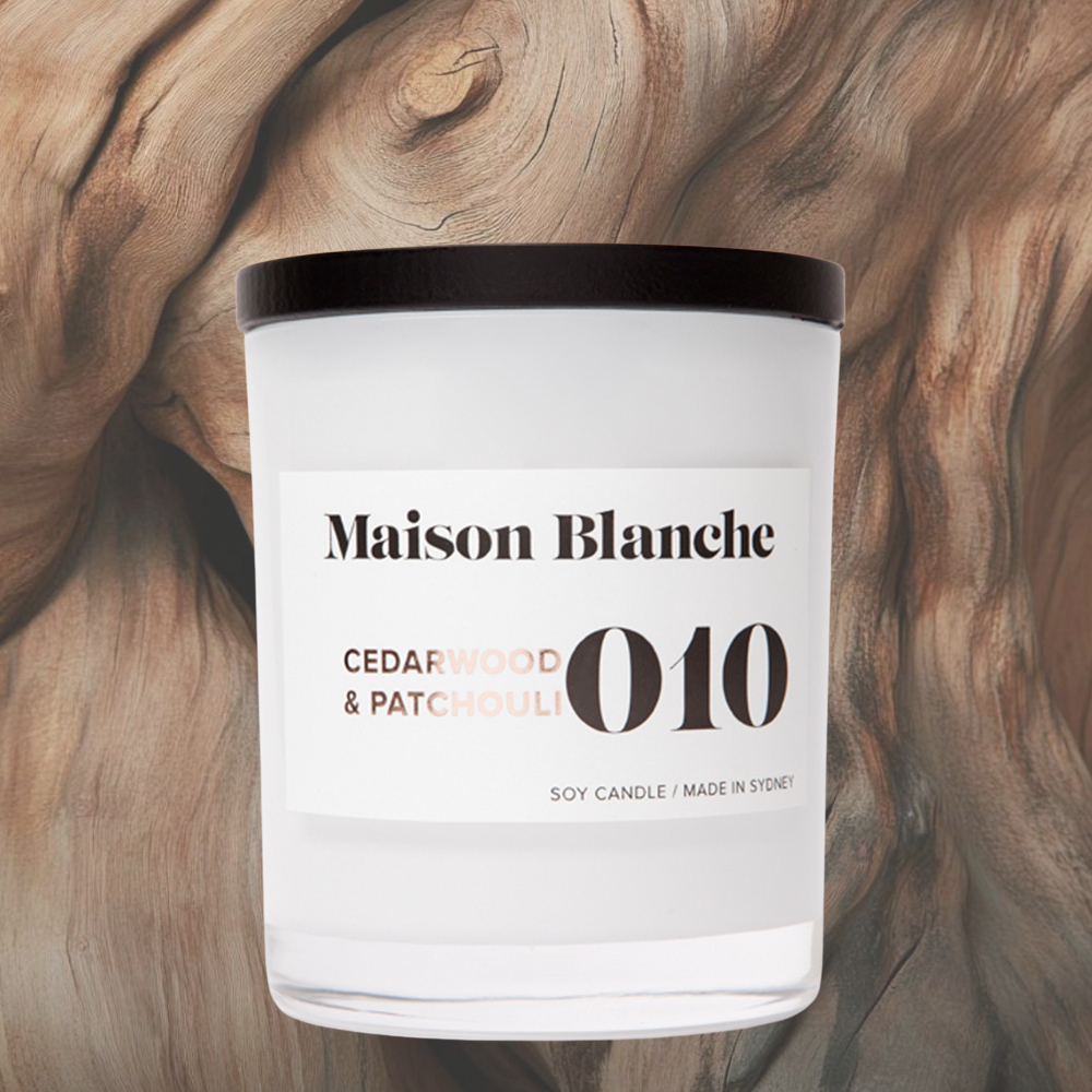Maison Blanche 010 Cedarwood & Patchouli Large Candle 400g – official Maison Blanche product image 3