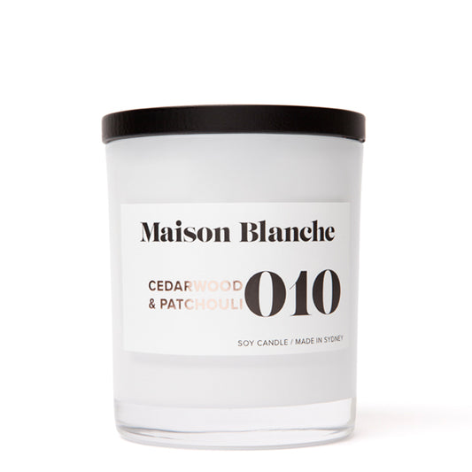 Maison Blanche 010 Cedarwood & Patchouli Large Candle 400g