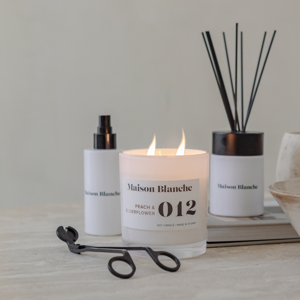 Maison Blanche 012 Peach & Elderflower Large Candle 400g – official Maison Blanche product image 5