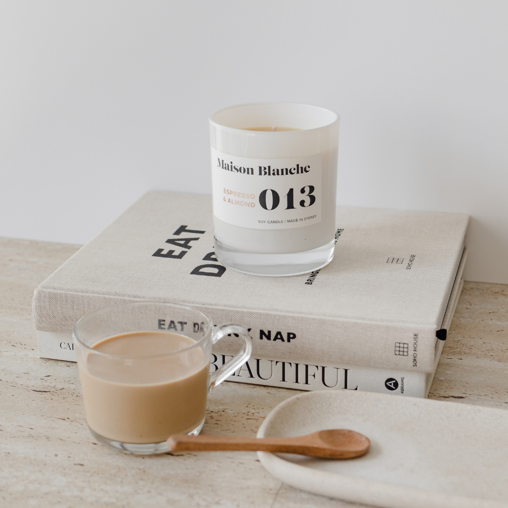 Maison Blanche 013 Espresso & Almond Large Candle 400g – official Maison Blanche product image 4