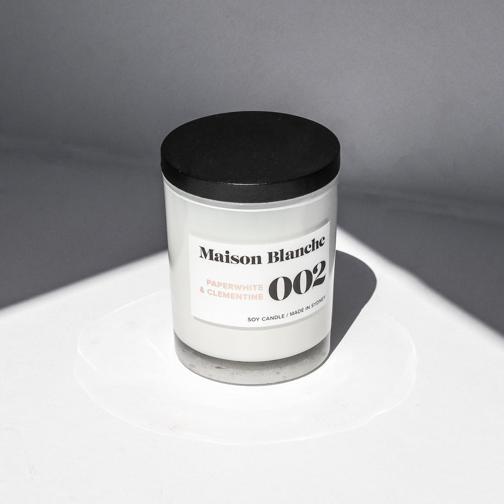 Maison Blanche 002 Paperwhite & Clementine Medium Candle 200g – official Maison Blanche product image 4