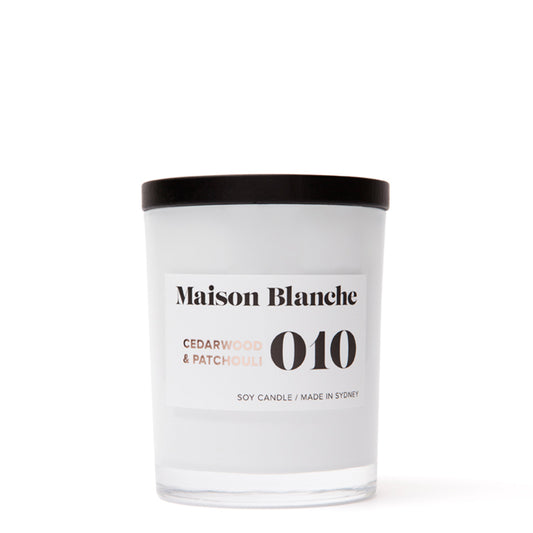 Maison Blanche 010 Cedarwood & Patchouli Medium Candle 200g