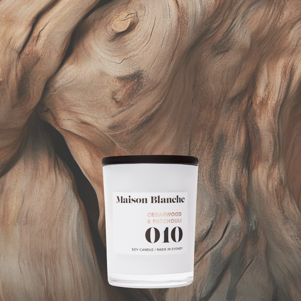 Maison Blanche 010 Cedarwood & Patchouli Petite Candle 60g – official Maison Blanche product image 3