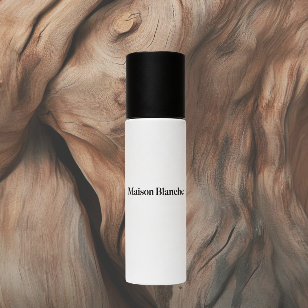 Maison Blanche 010 Cedarwood & Patchouli Room & Linen Spray 125mL – official Maison Blanche product image 3