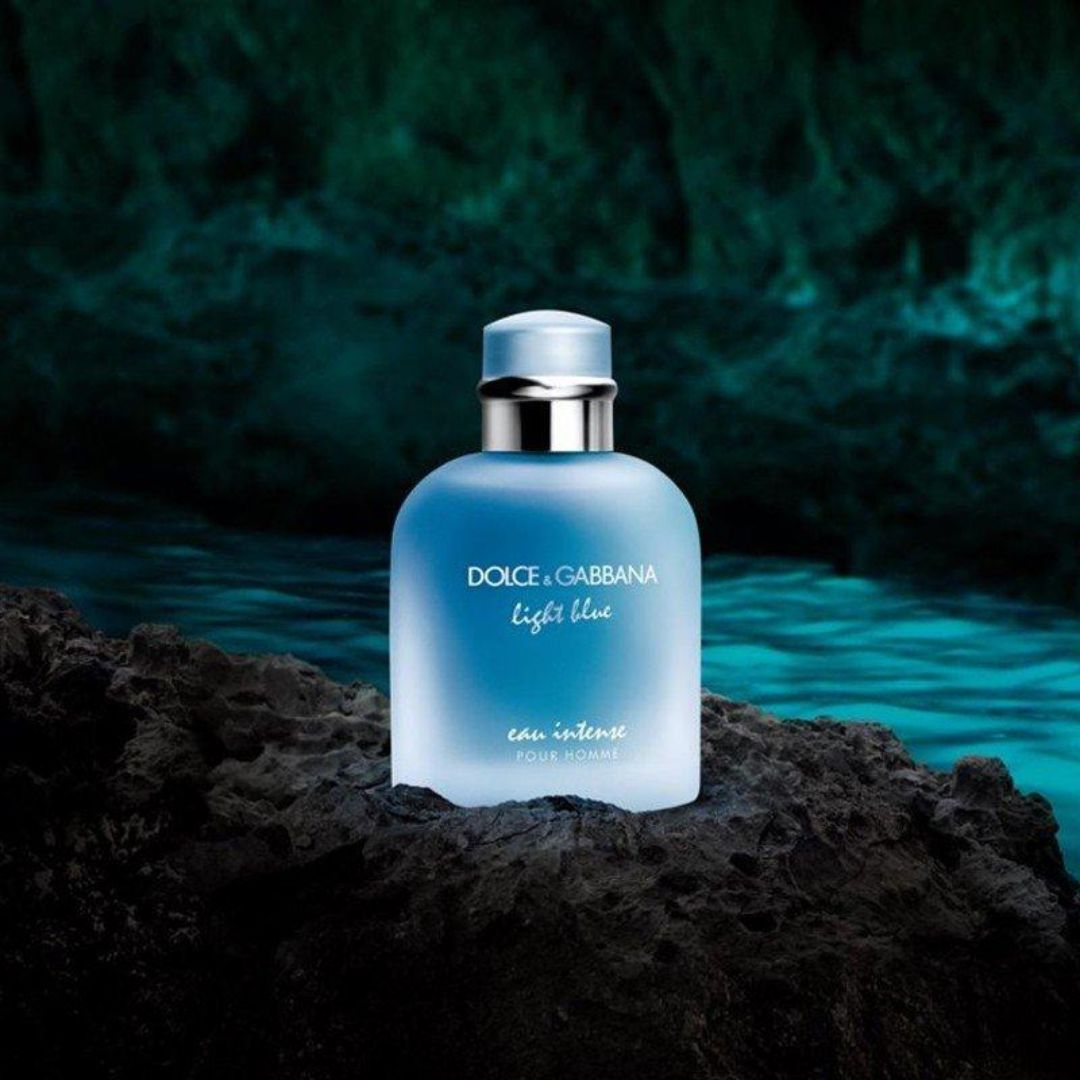 Dolce & Gabbana Light Blue Eau Intense Pour Homme - lifestyle