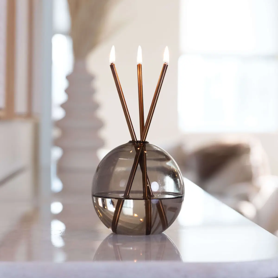 Everlasting Candle Co Neva Signature Set - Storm Vase & Champagne Candle Sticks