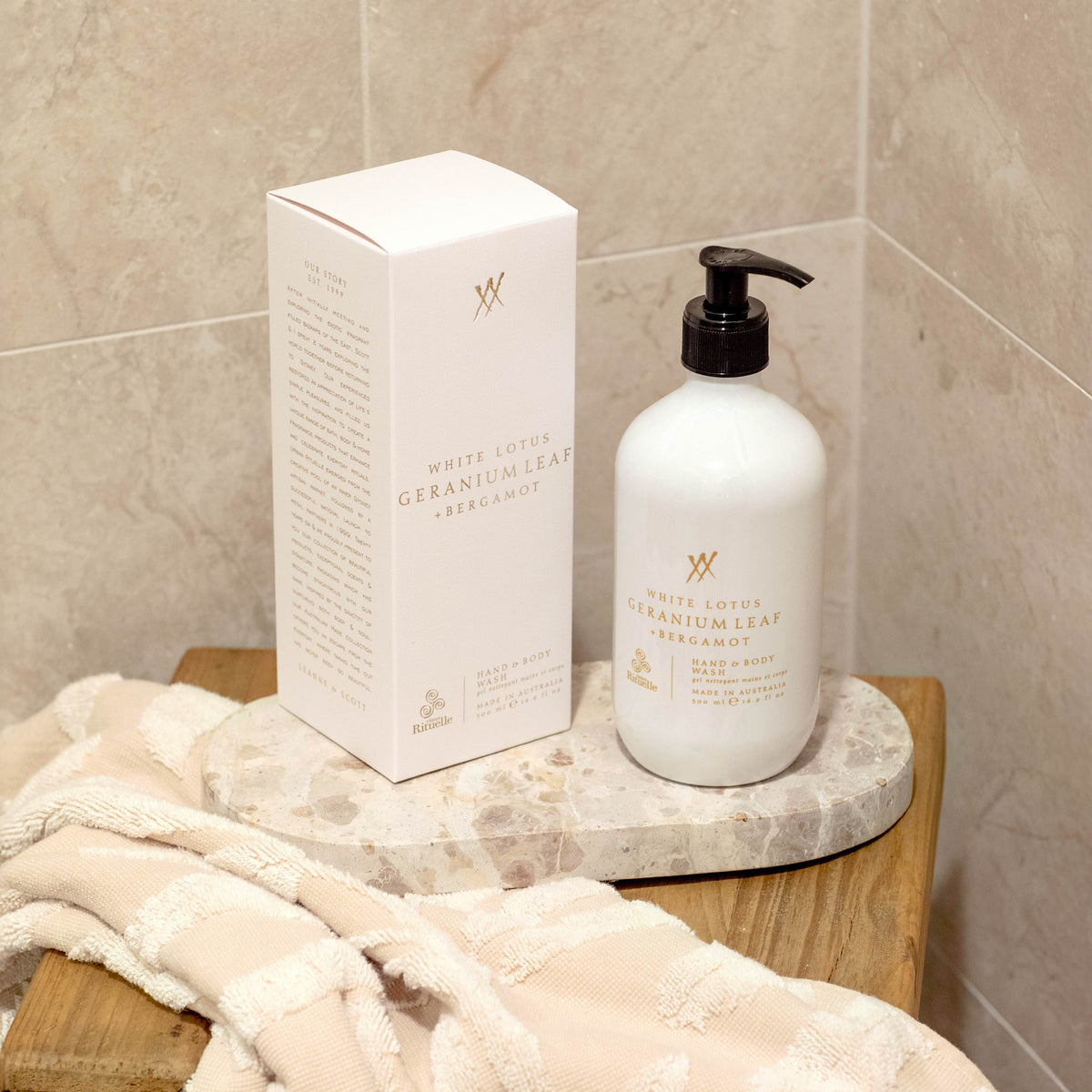 Urban Rituelle White Lotus, Geranium Leaf & Bergamot Hand & Body Wash 500mL styled bathroom image