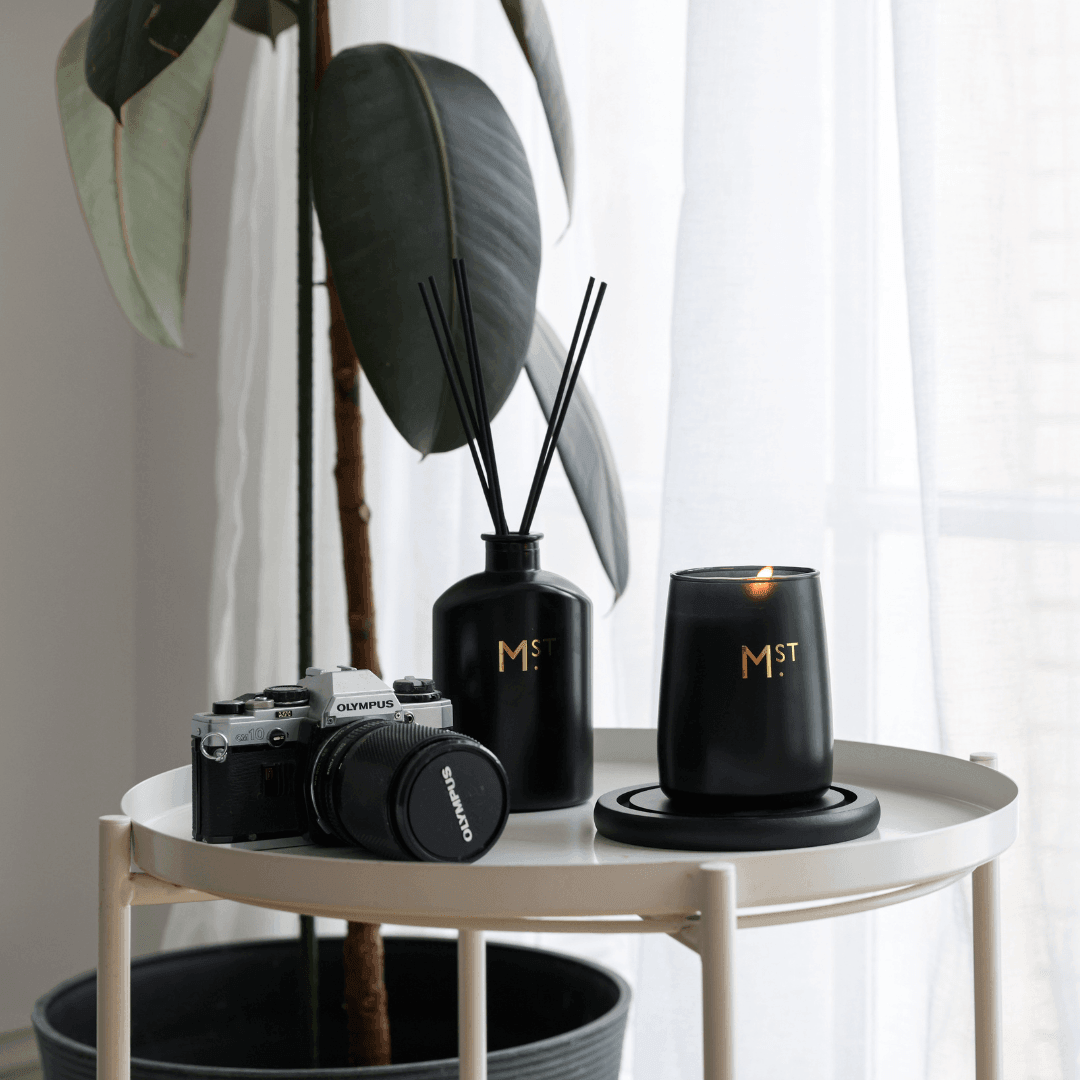 Candle - Moss St - MOSS ST Limited Edition: Smoked Oud & Bergamot Candle 370g - The Gift Company