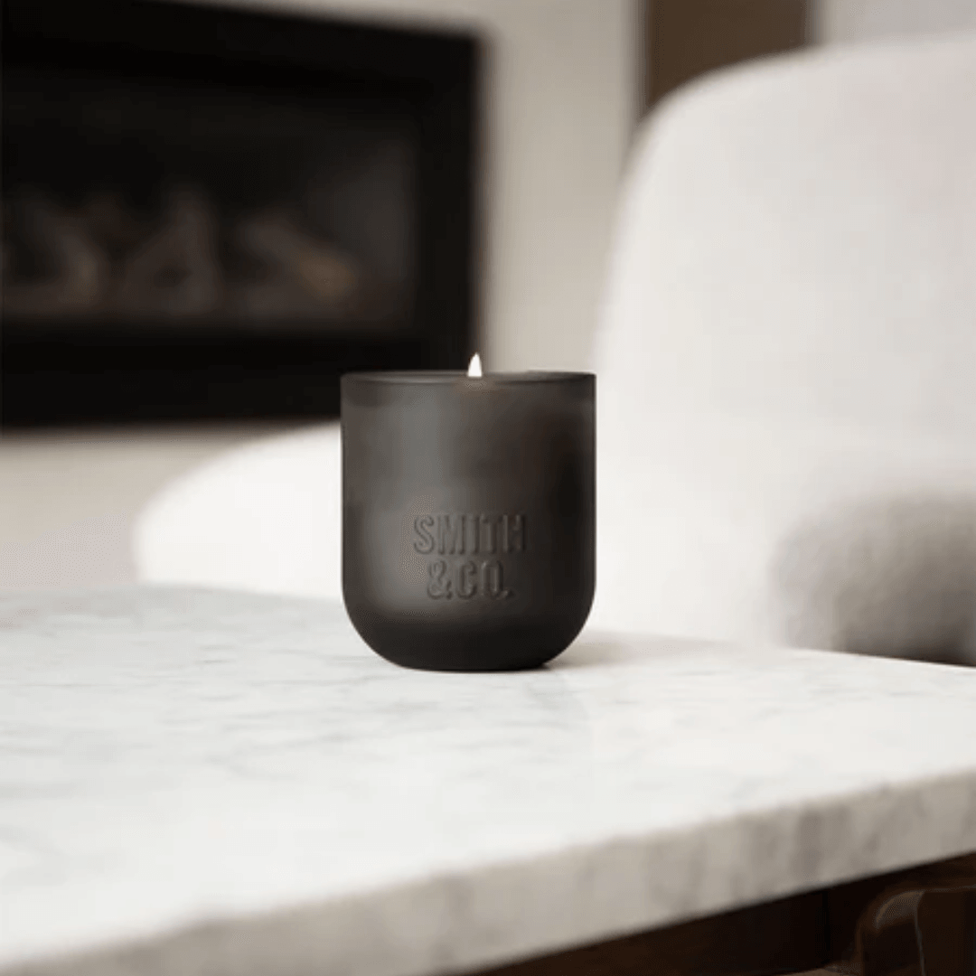 Candle - The Aromatherapy Co. - The Aromatherapy Co. Smith & Co. Soy Wax Candle Tabac & Cedar Wood 250g - The Gift Company