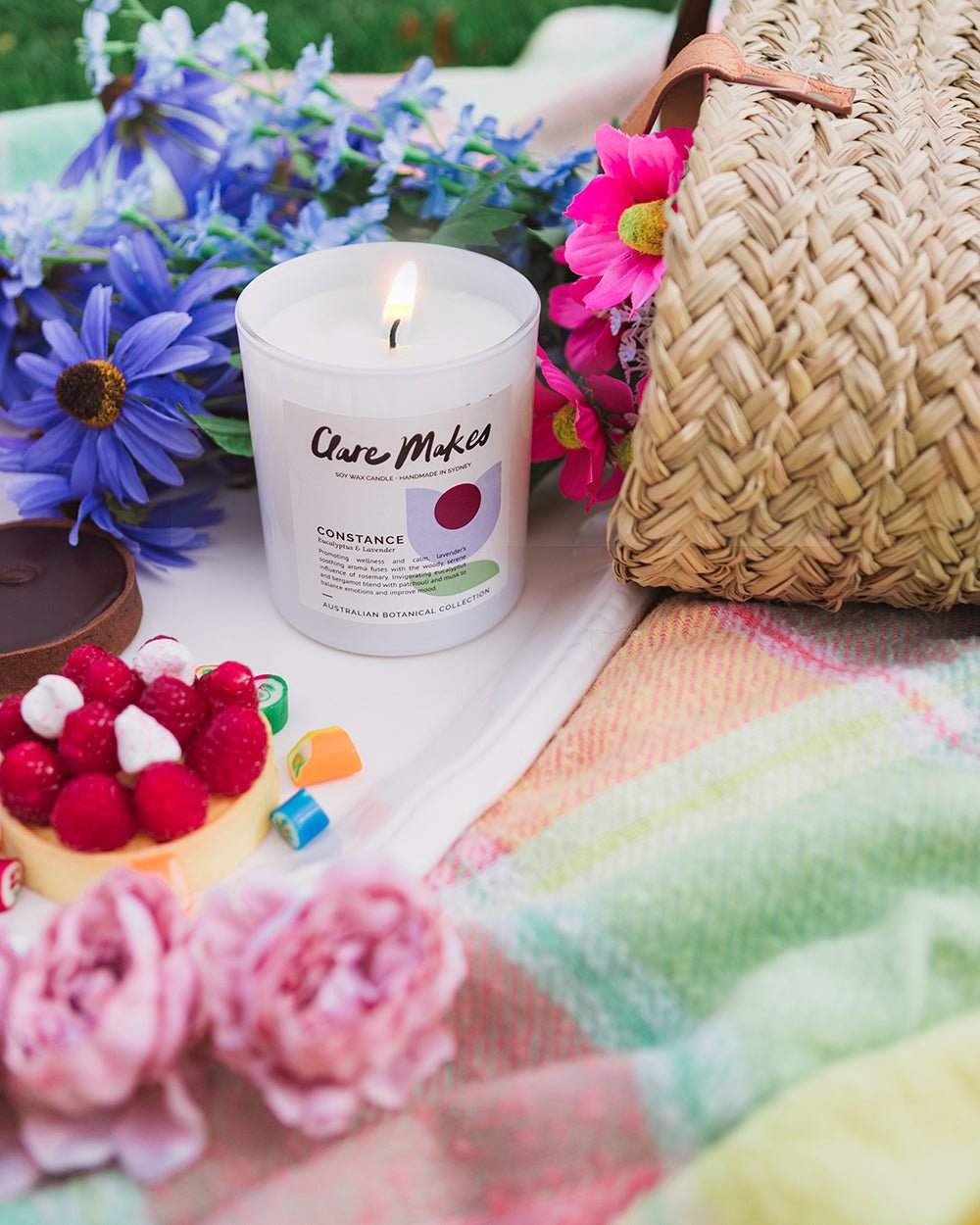 Clare Makes Constance Eucalyptus & Lavender Medium Candle 180g – Clare Makes product and lifestyle image 6