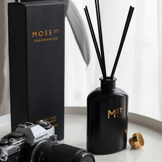 Diffuser - Moss St - MOSS ST Reed Diffuser - Smoked Oud & Bergamot 275mL - The Gift Company