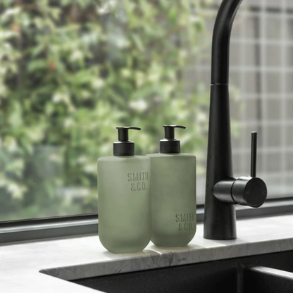 Hand & Body Wash - The Aromatherapy Co. - The Aromatherapy Co. Smith & Co. Amber & Freesia Hand & Body Wash 400mL - The Gift Company