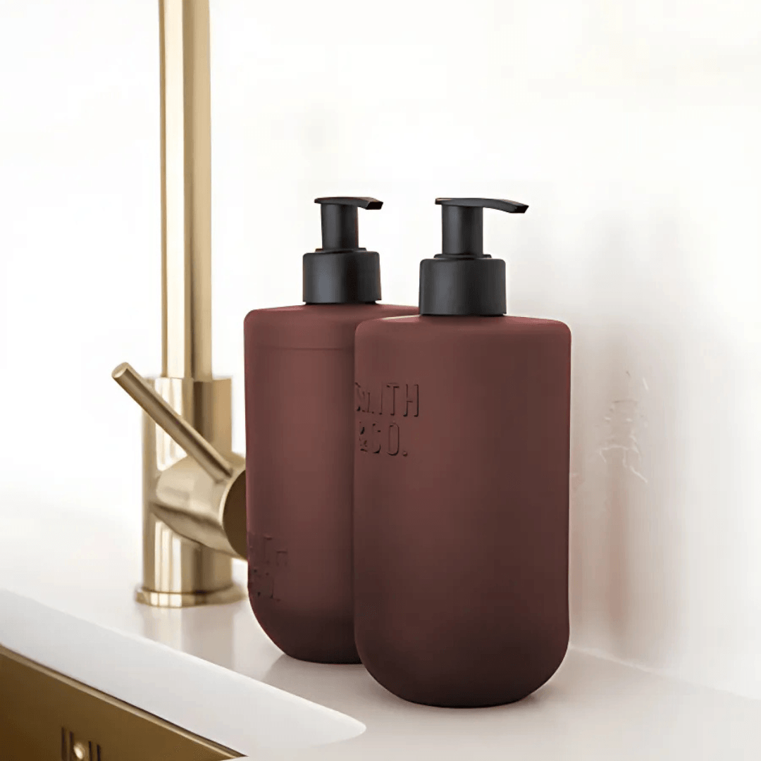 Hand & Body Wash - The Aromatherapy Co. - The Aromatherapy Co. Smith & Co. Hand & Body Wash Black Oud & Saffron 400ml - The Gift Company