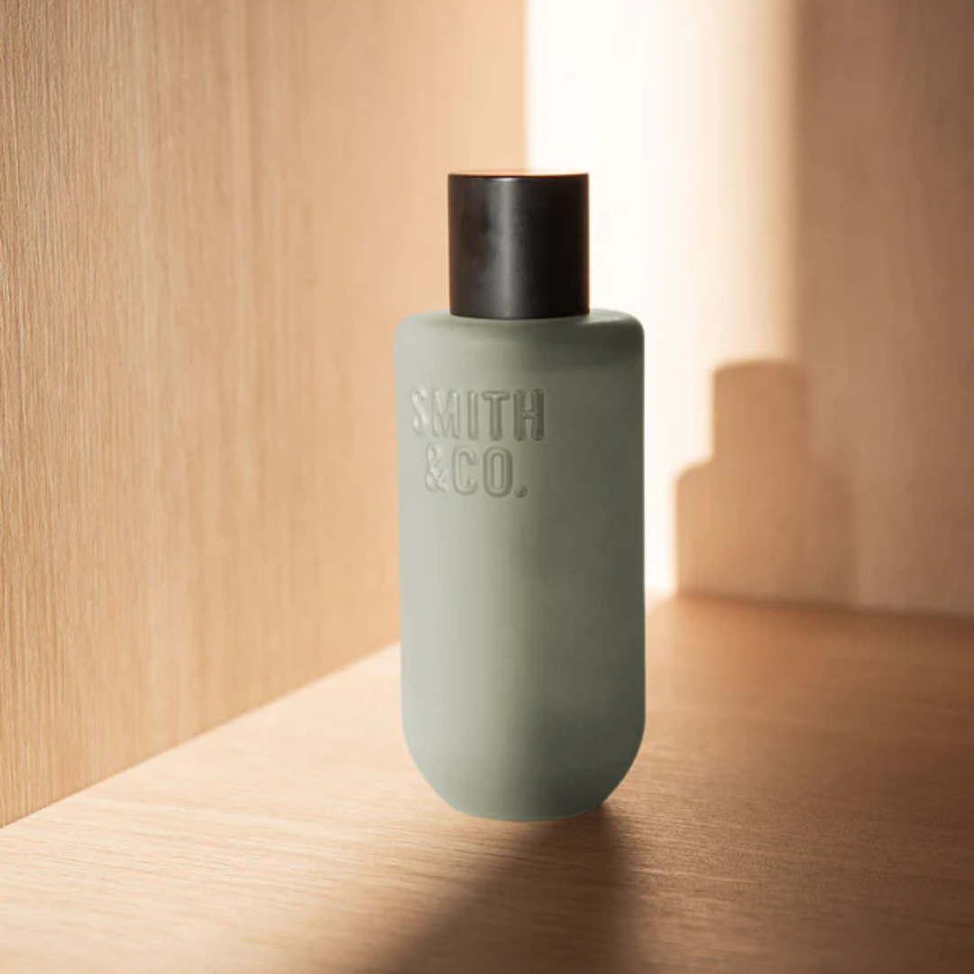 Room Spray - The Aromatherapy Co. - The Aromatherapy Co. Smith & Co. Amber & Freesia Room Spray 100mL - The Gift Company