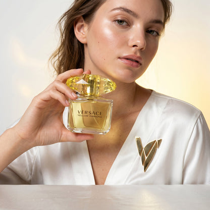 Versace Yellow Diamond lifestyle image
