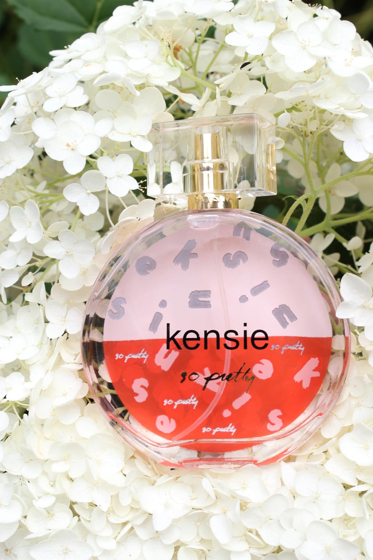 Kensie So Pretty Eau de Parfum styled floral image