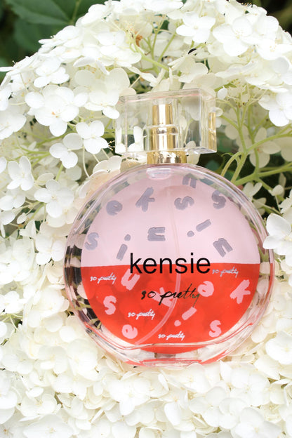 Kensie So Pretty Eau de Parfum styled floral image