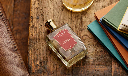 Floris Santal Eau de Toilette styled